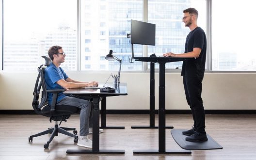 Những ưu điểm của bàn ghế chân sắt văn phòng của Nội thất Edesk